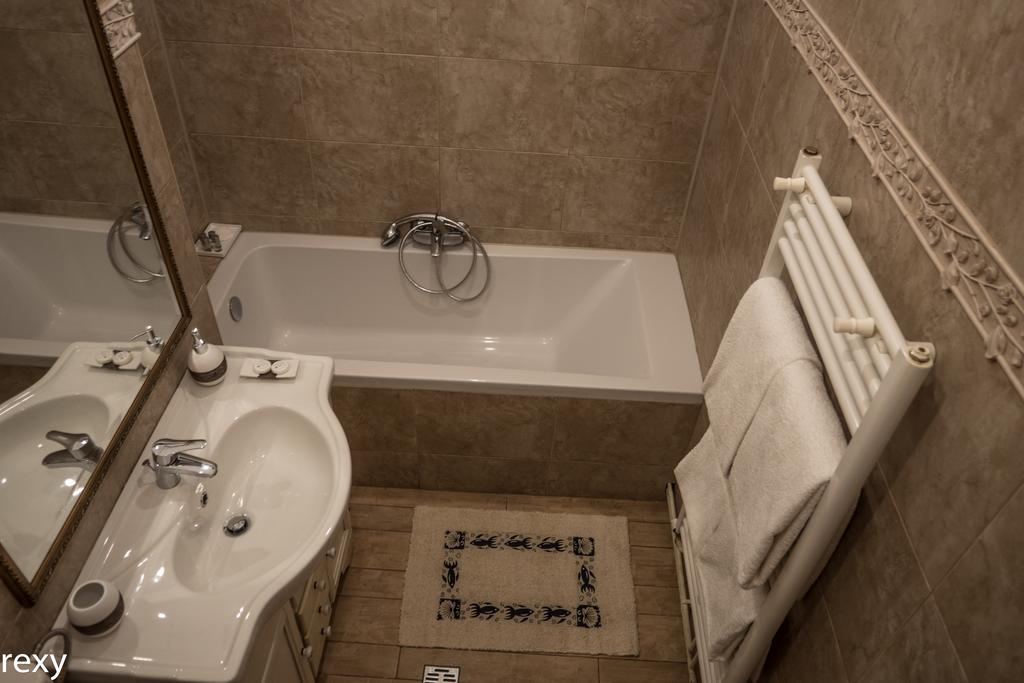 Chic Apartment Braşov Exterior foto