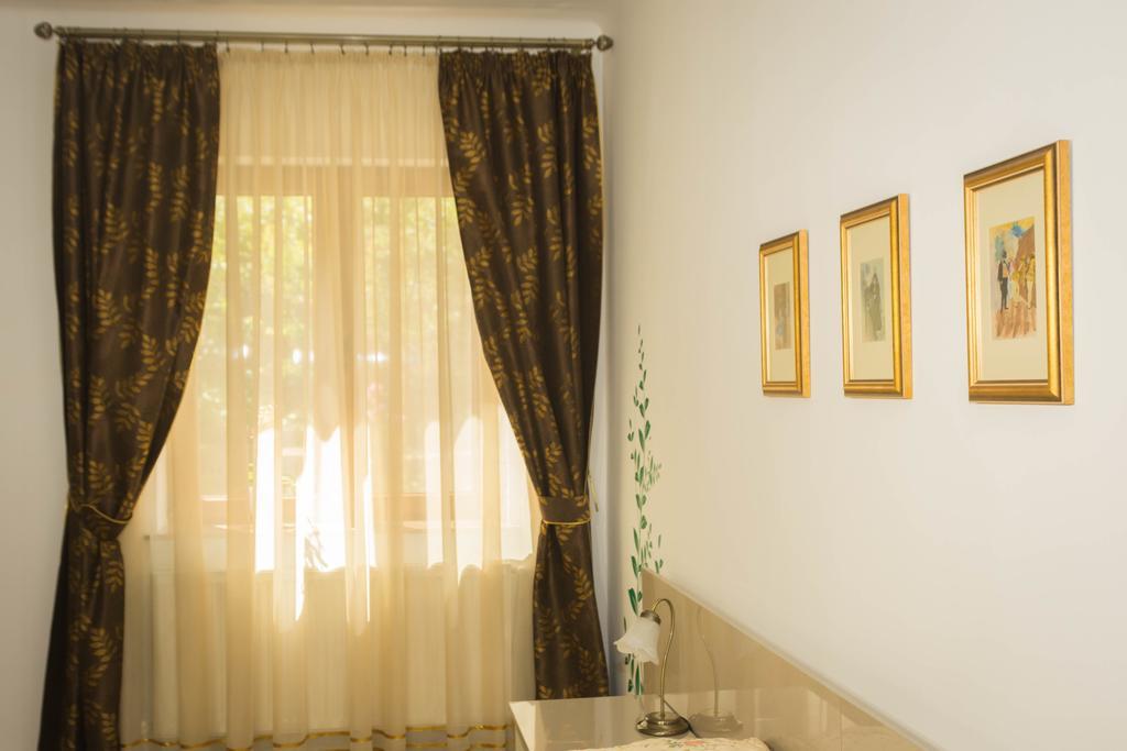 Chic Apartment Braşov Exterior foto