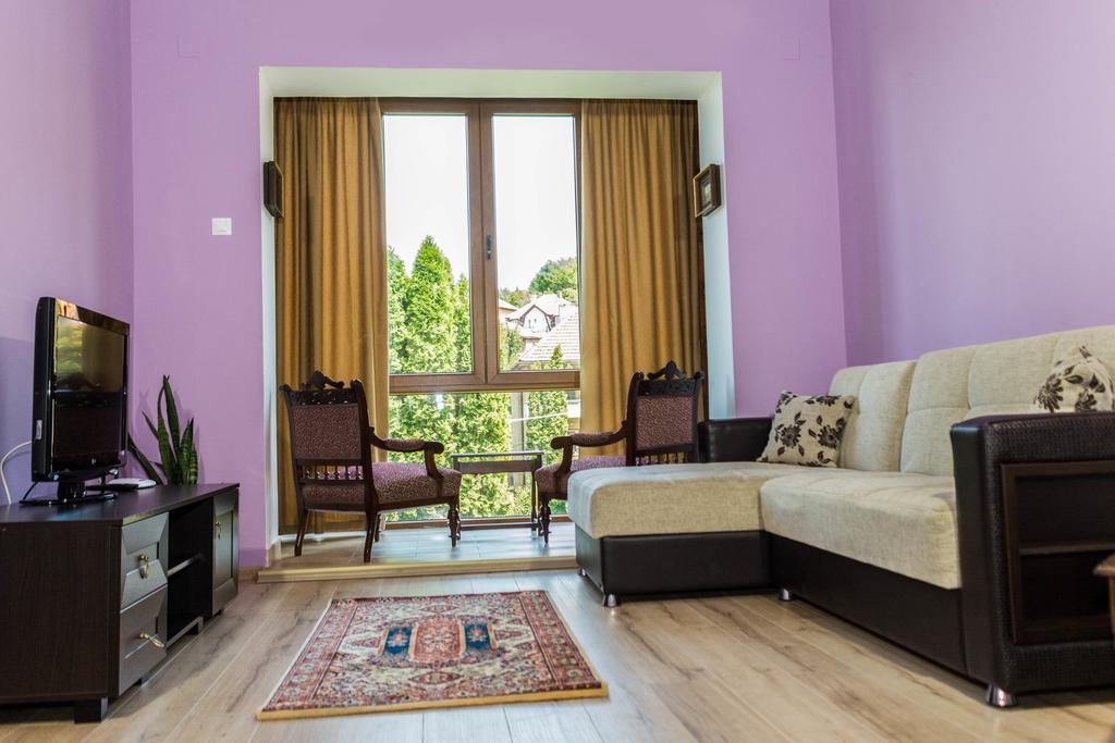Chic Apartment Braşov Exterior foto